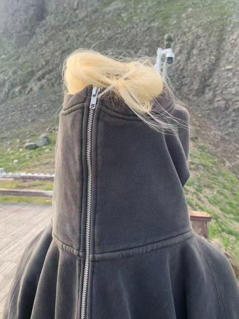 LYU BINGHE — portrait, 2025
